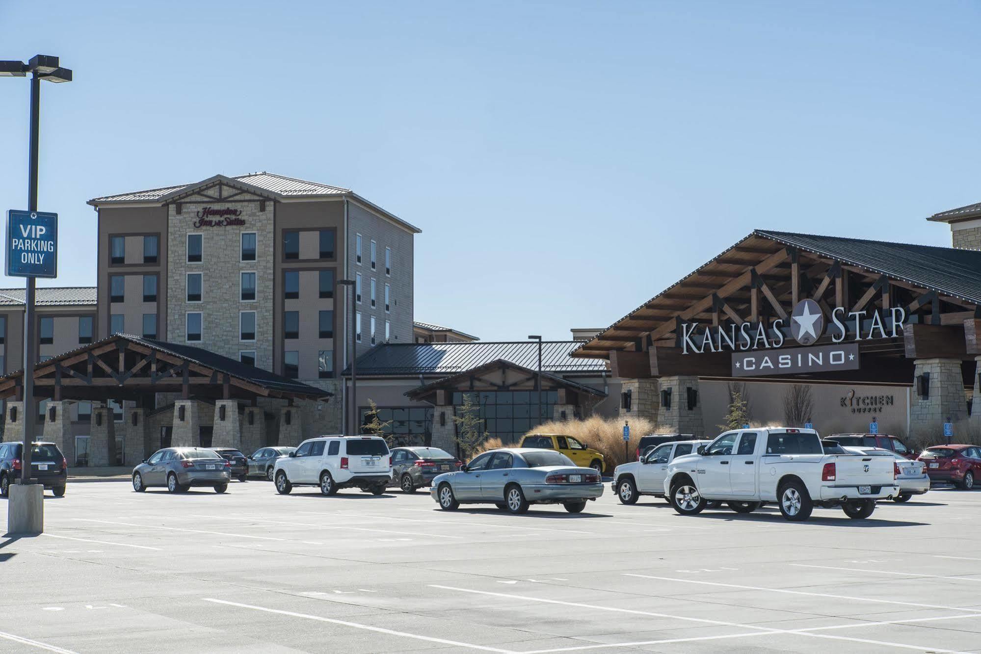 Hampton Inn & Suites I-35/Mulvane Exterior photo